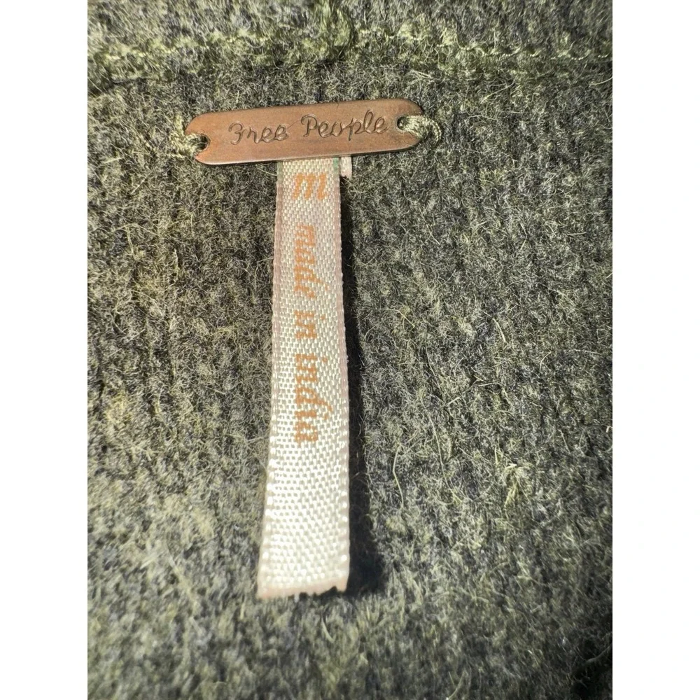 Free People hooded wool slim fit green and‎ pink Kangaroo pocket sweater medium